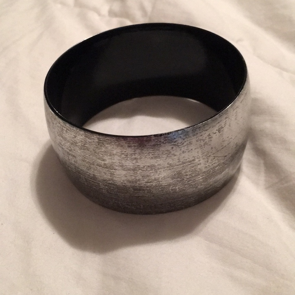 Bangle bracelet